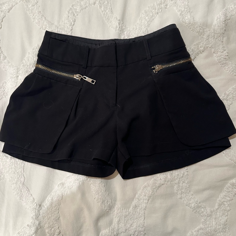 Garcia Designer Beautiful Black Shorts - Small